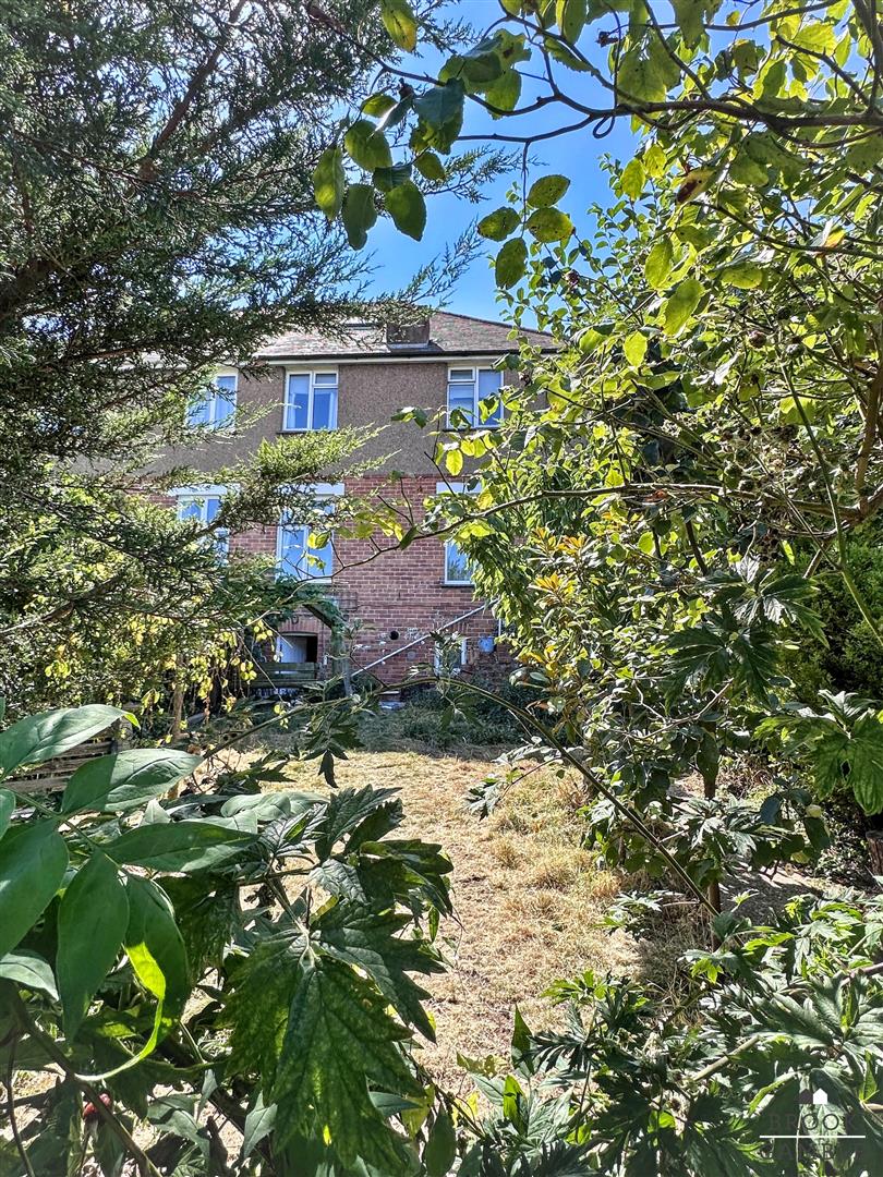 4 Bedroom House. Longland Road in Eastbourne,  30